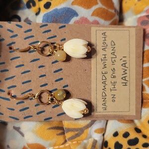 NWT handmade gold flower jade boho modern Dangle Drop tropical beach earrings
